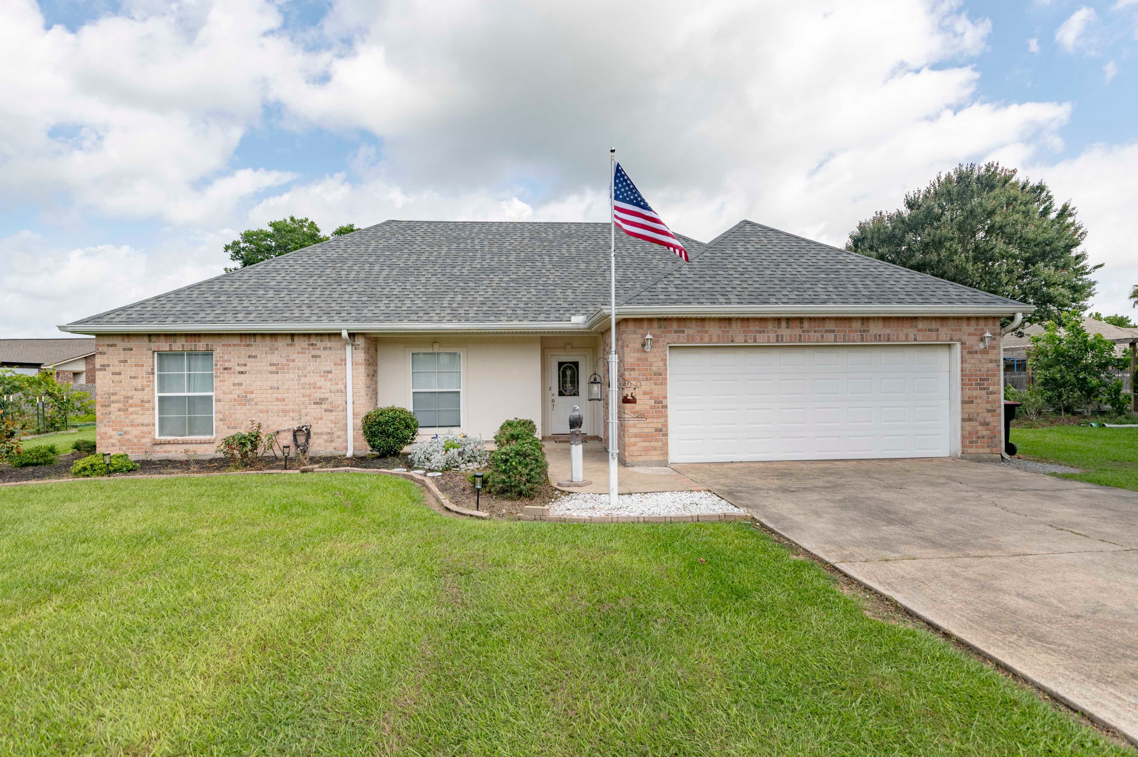 2404 Robley Dr